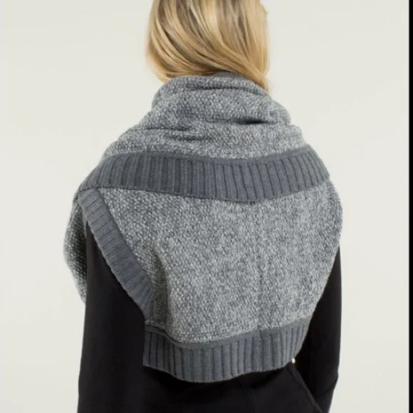 Lululemon❤️Cozy Yogi Infinity Scarf - Picture 2 of 11